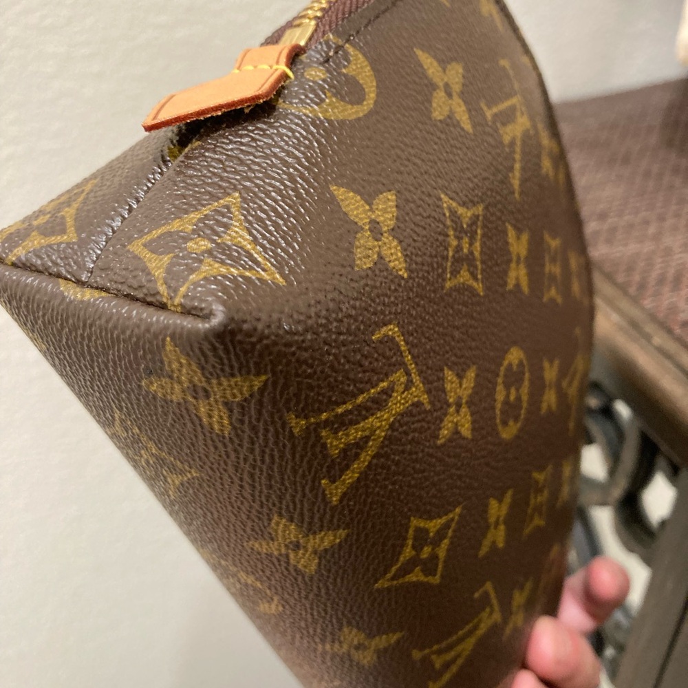 Louis Vuitton Cosmetic Pouch GM same size as new version MM - Picture 5 of 12